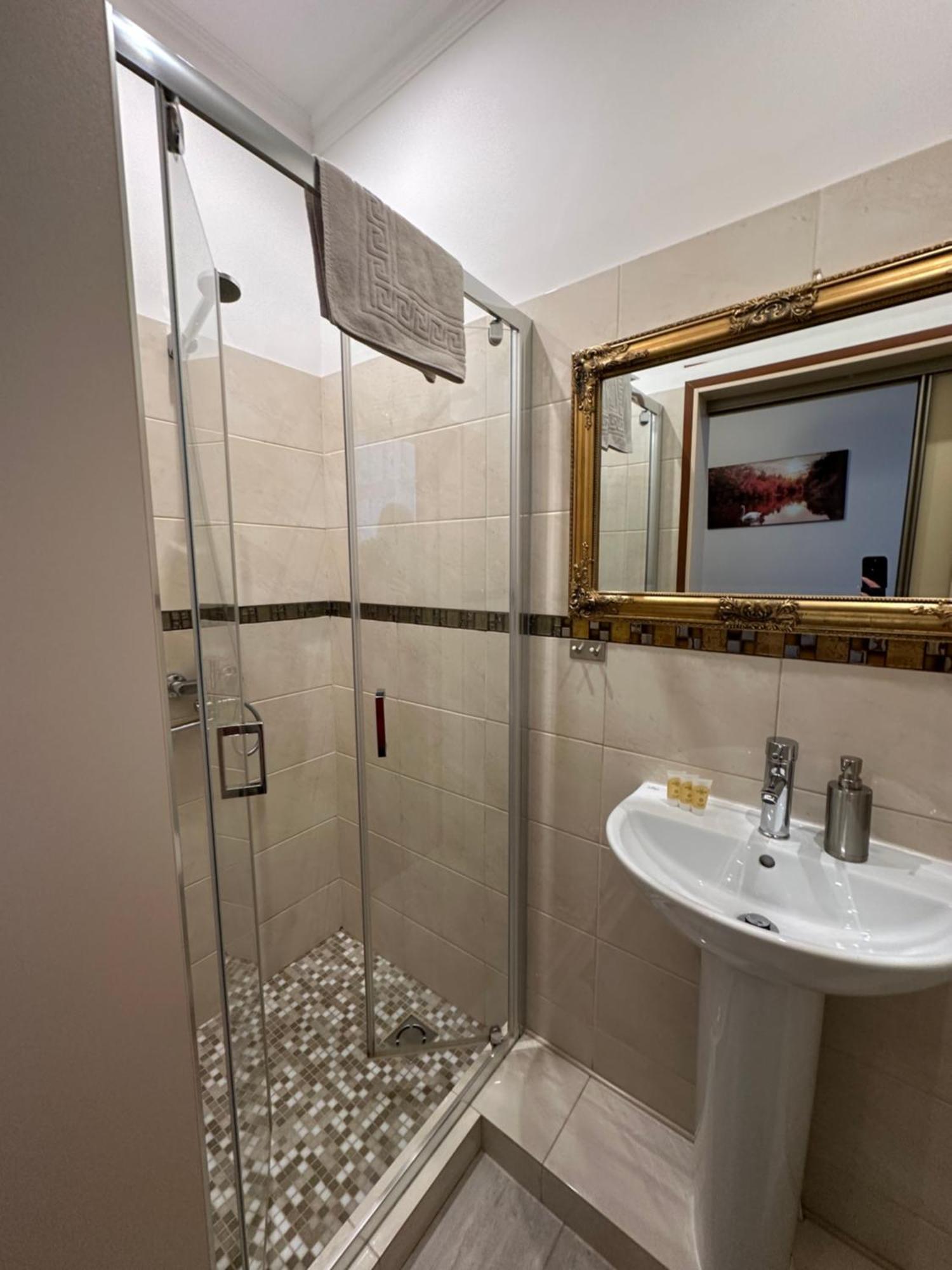 Nika Apart Hotel Riga Ngoại thất bức ảnh